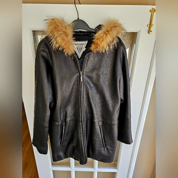 Marvin Richard's Genuine Leather Coat with Accent Fur in S. Beautiful! - Picture 3 of 10